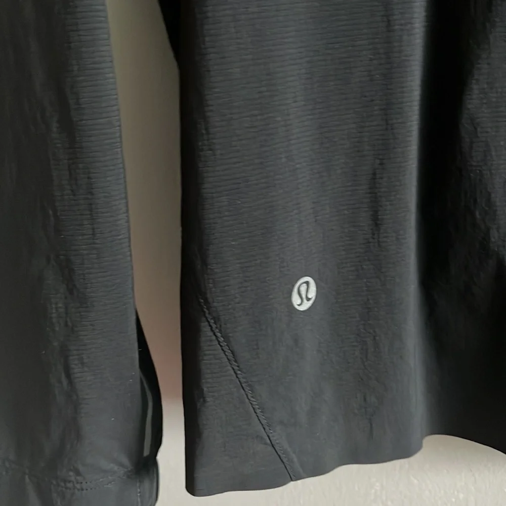 Lululemon lightweight jacket